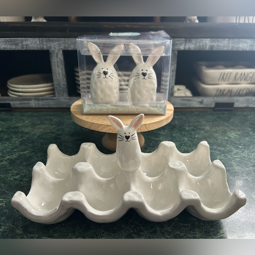 10 Strawberry Street Bunny Salt and Pepper Shaker Set & Matching Egg Holder